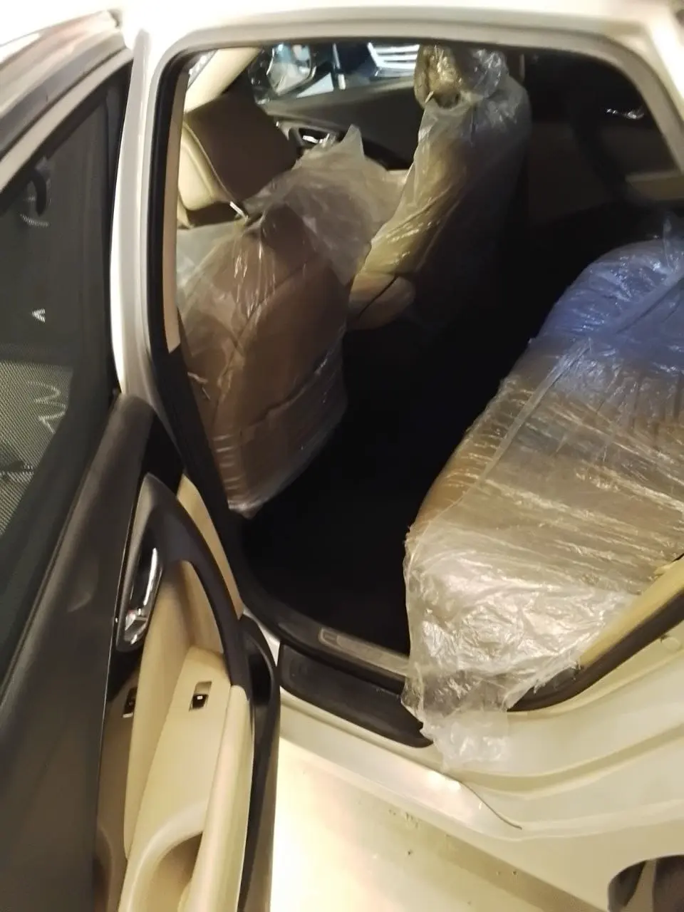 هيونداي أزيرا 2015 بحالة ممتازة - صورة 5