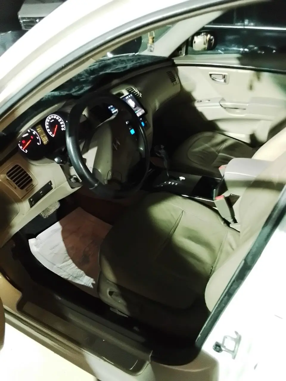 هيونداي أزيرا 2009 بحالة جيدة - صورة 3