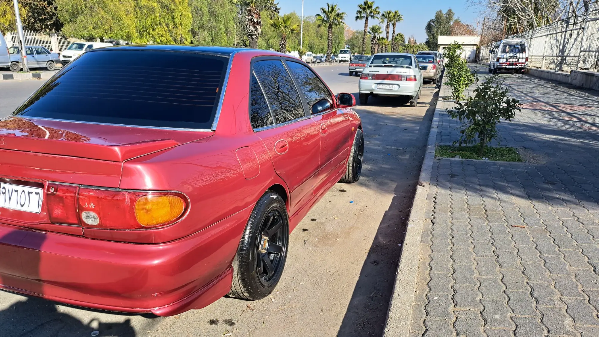 ميتسوبيشي لانسر 1993 بحالة جيدة للبيع - صورة 3