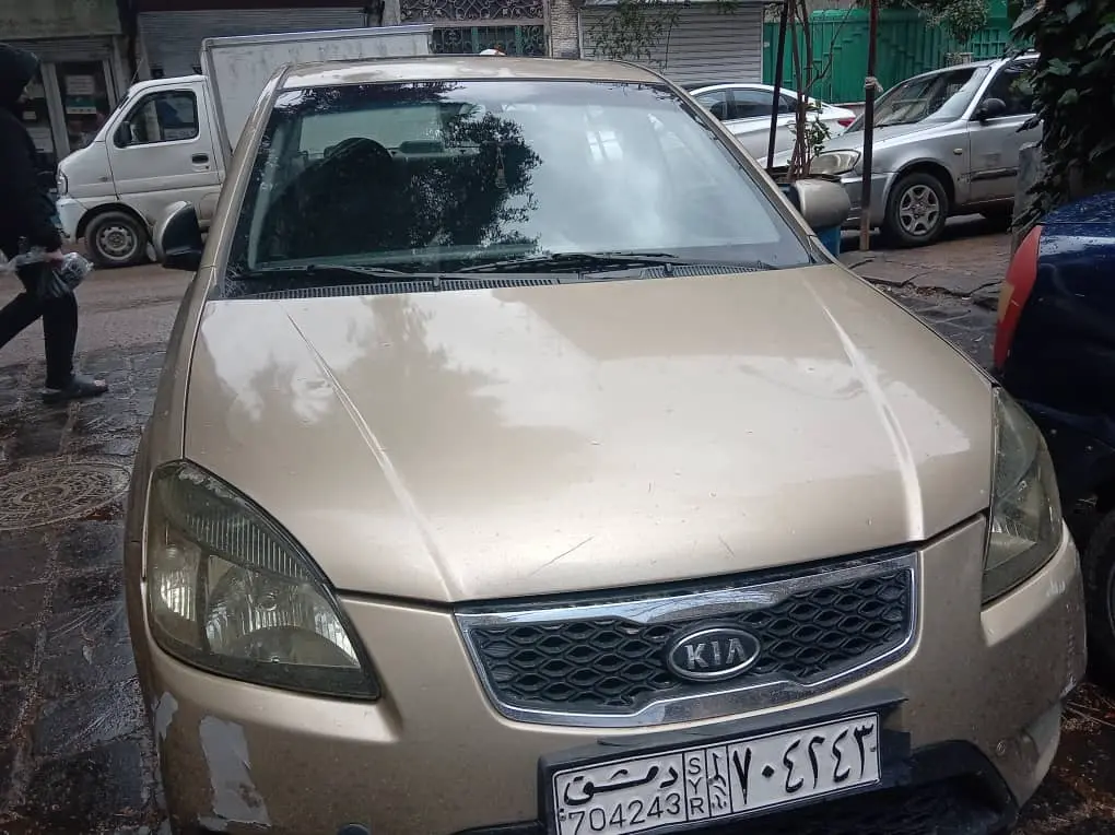 كيا ريو 2010 اقتصادية موثوقة خاليه جوا وسقف من برا بخ ٣قطع نظافة طارة فورتي ماشيه ٨٥الف 2010 آتوماتي - صورة 6