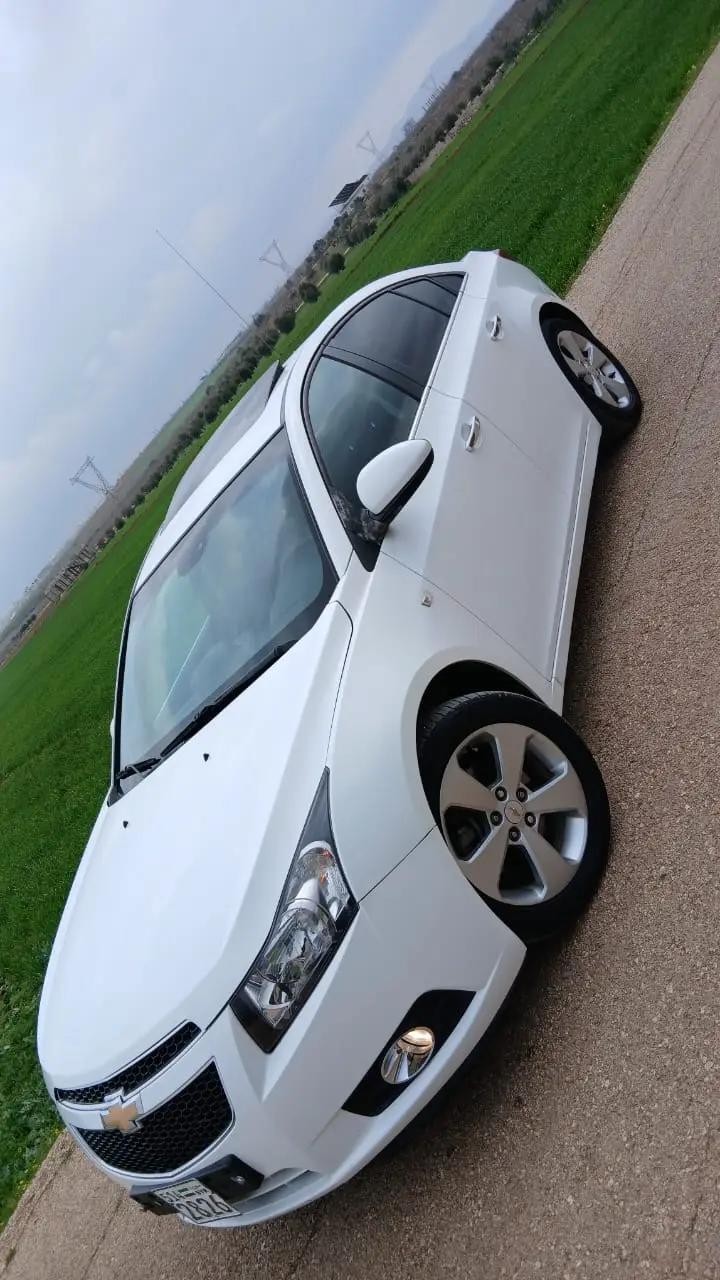 شيفروليه كروز 2011 بحالة ممتازة - صورة 4