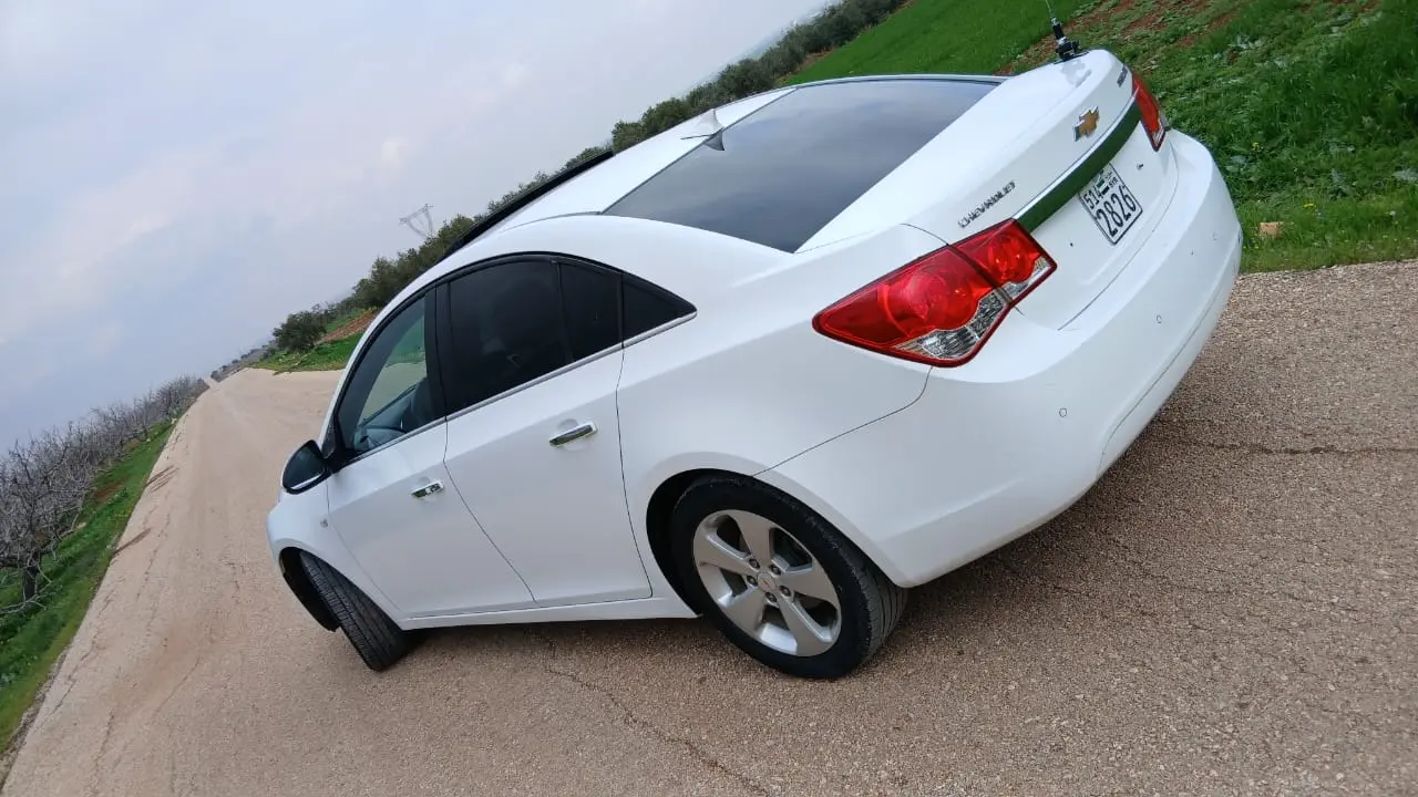 شيفروليه كروز 2011 بحالة ممتازة - صورة 7