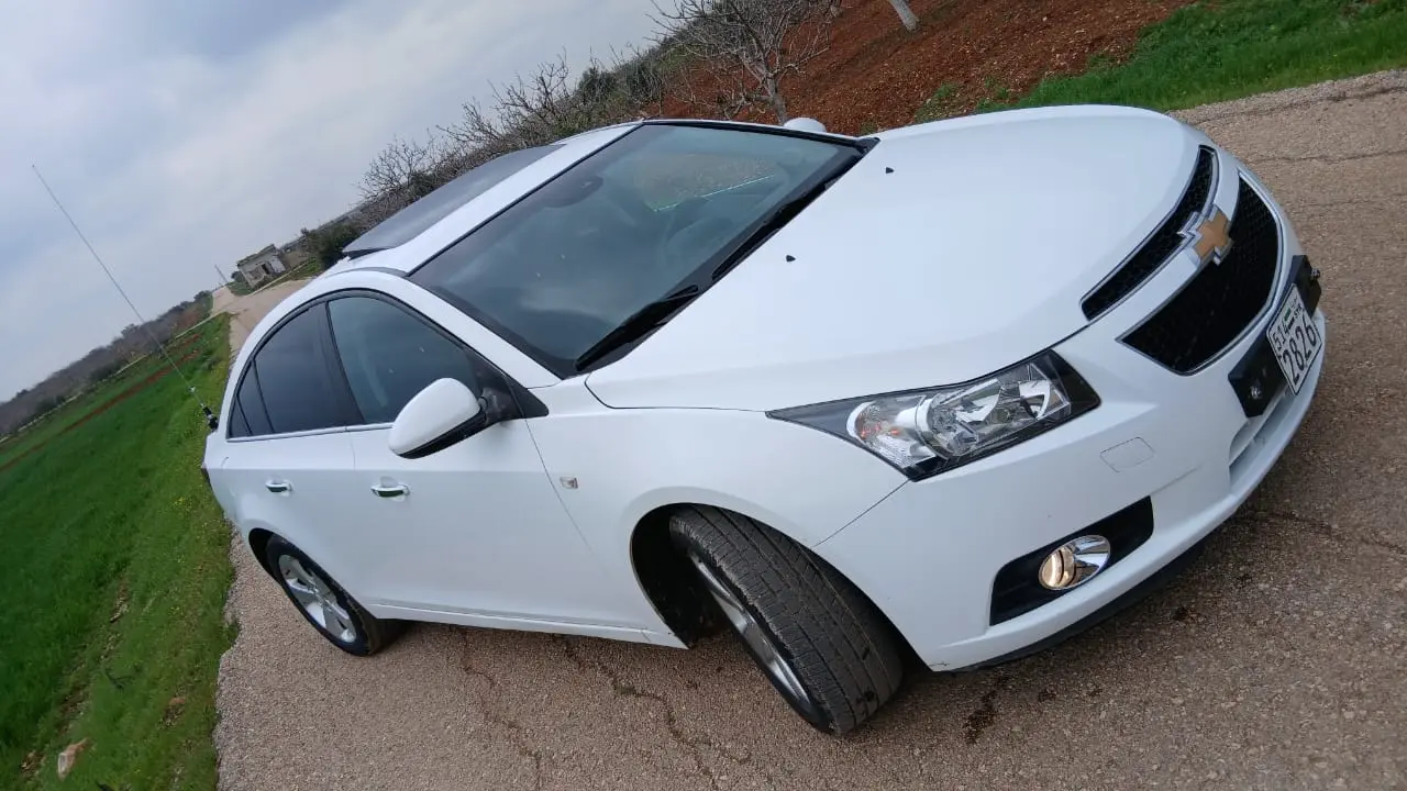 شيفروليه كروز 2011 بحالة ممتازة - صورة 8