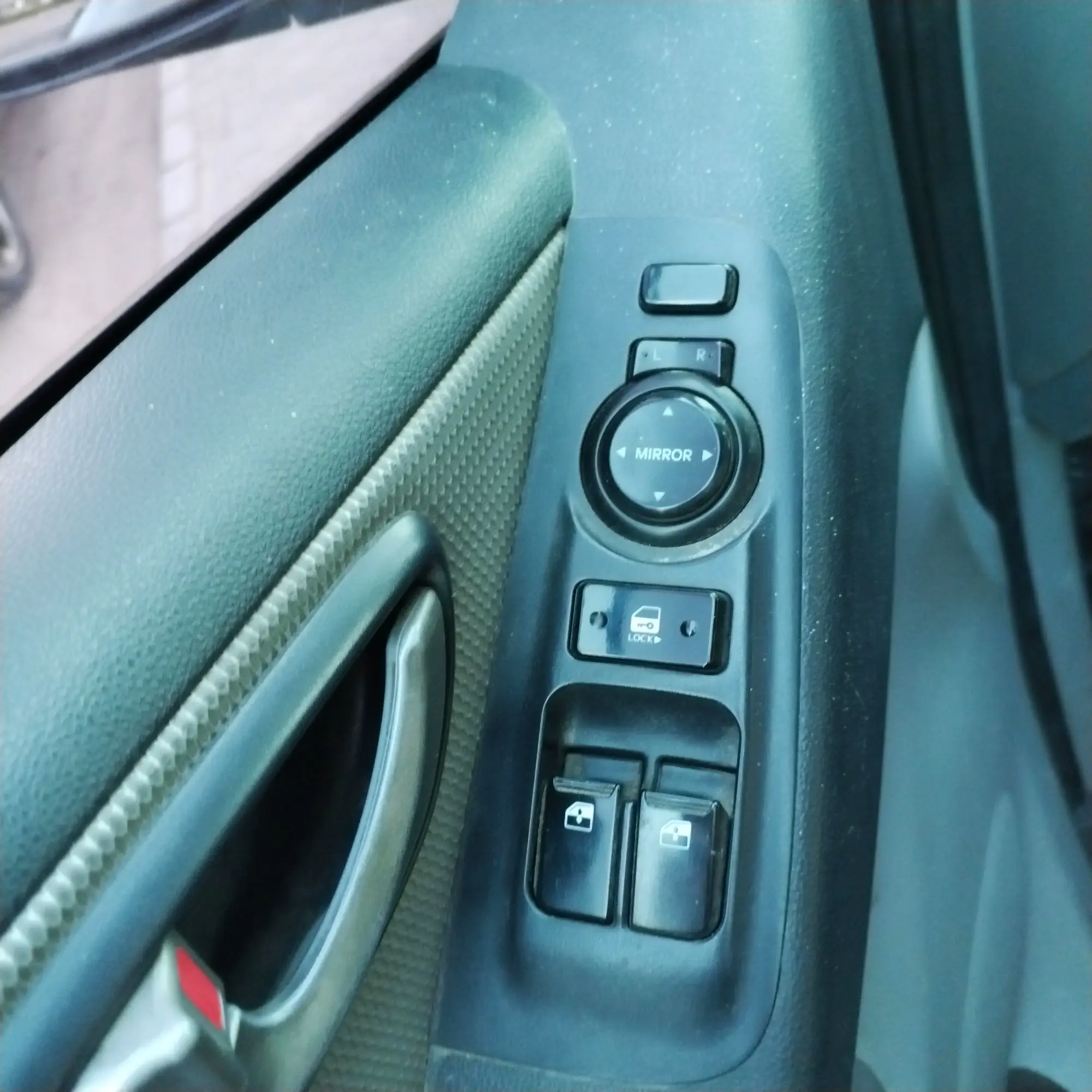 هيونداي H-1 موديل 2011 واسعة وعملية - صورة 2