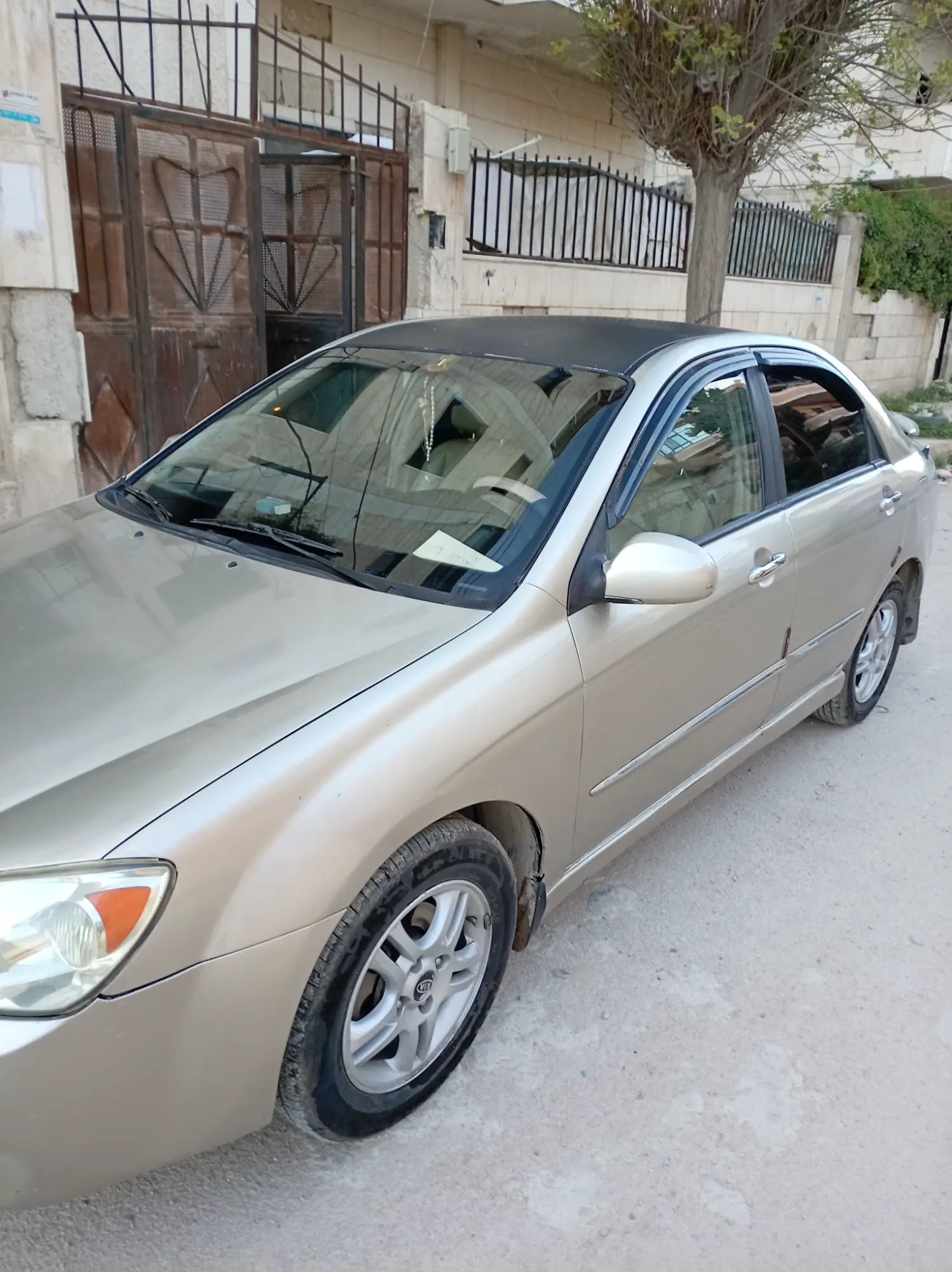 كيا سيراتو 2004 بحالة جيدة للبيع - صورة 4