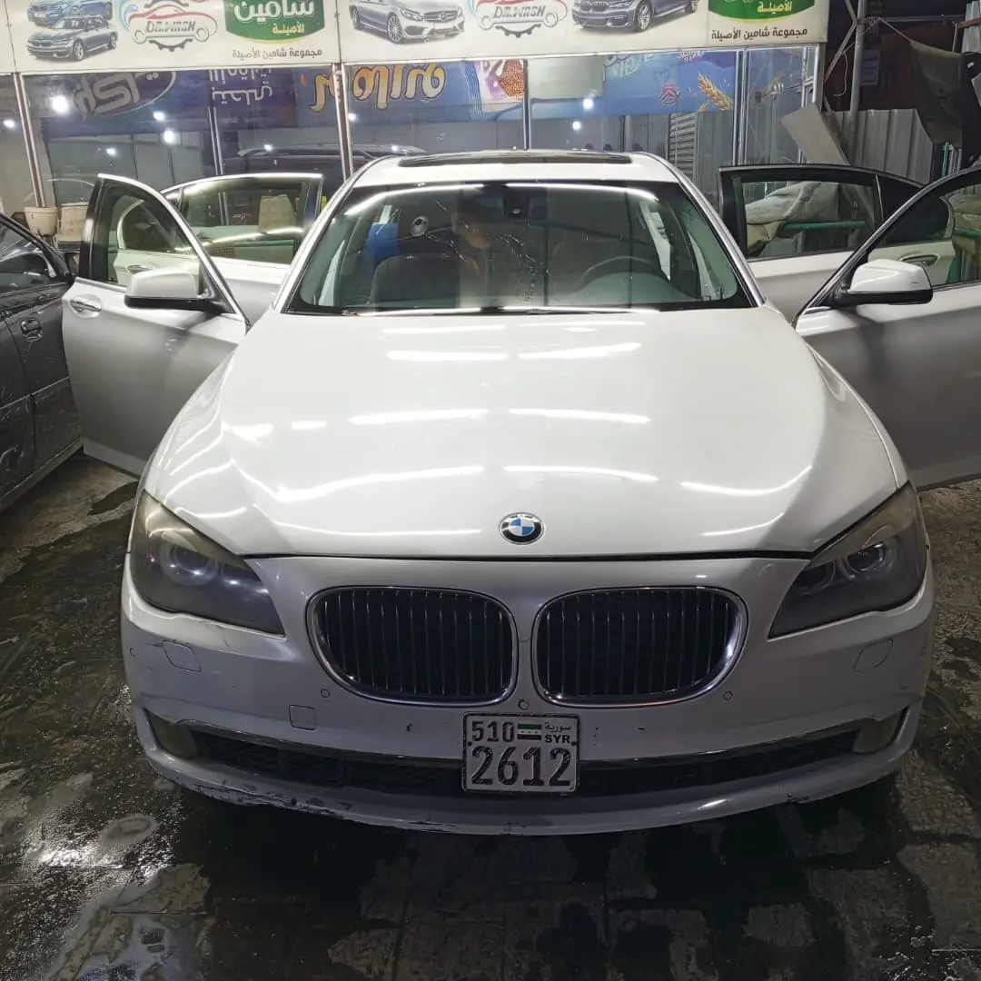 بي إم دبليو 740 موديل 2012 بحالة جيدة للبيع