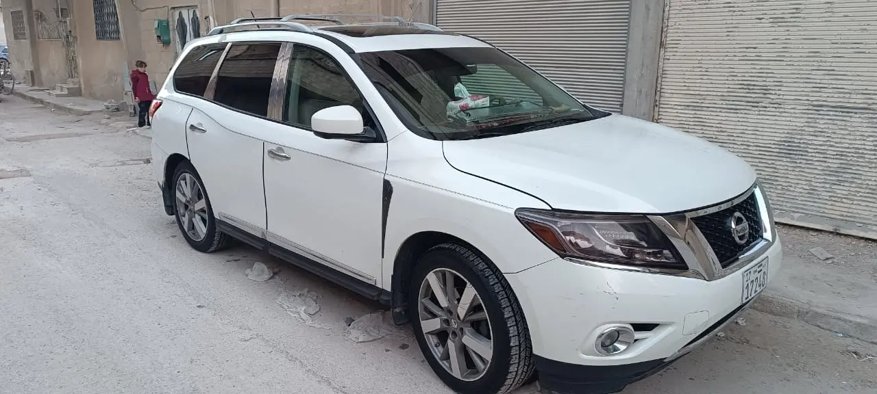 نيسان باثفايندر 2014 بحالة ممتازة - صورة 9