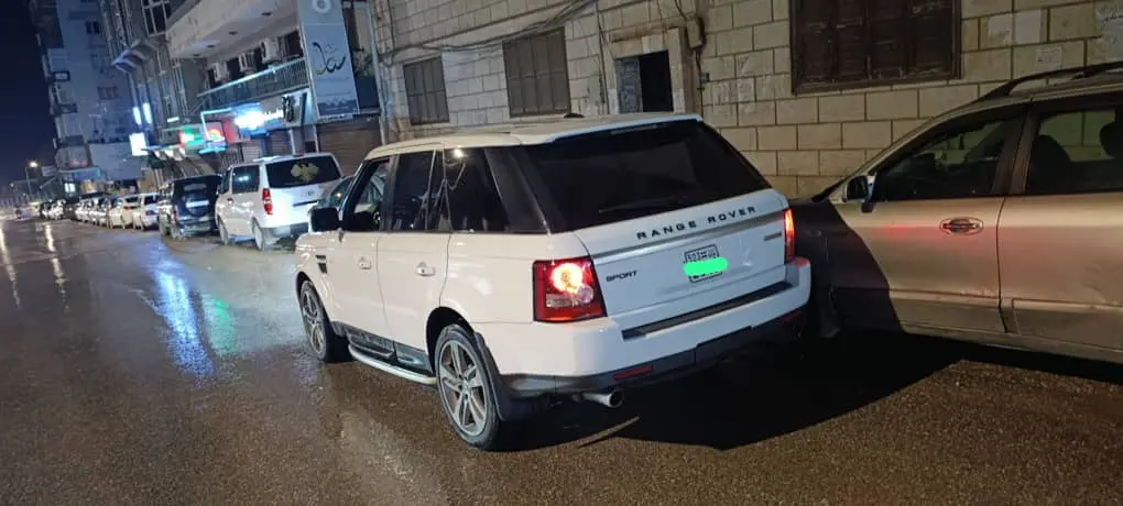 لاند روفر رنج روفر سبورت 2013 بحالة ممتازة - صورة 3