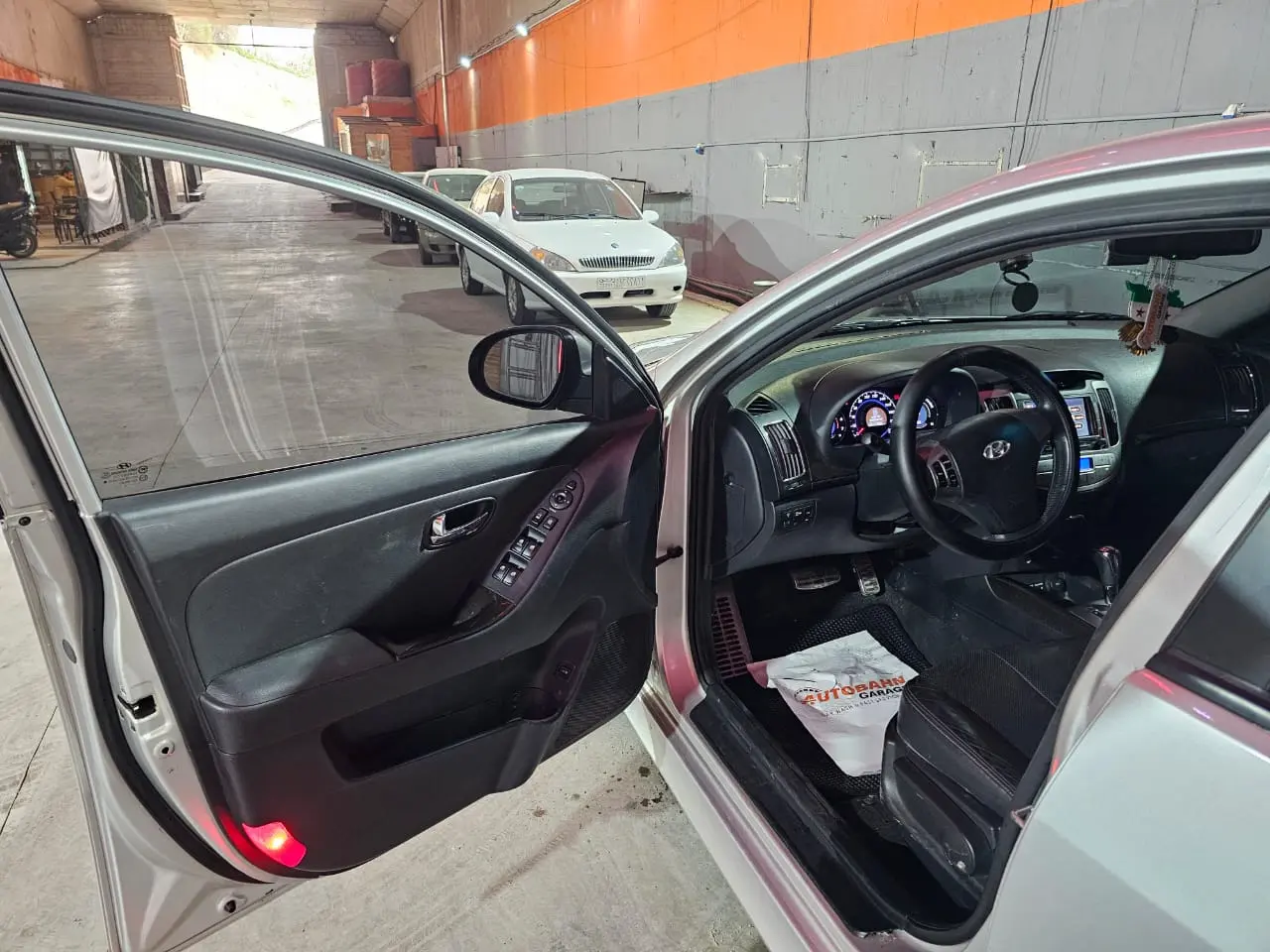 هيونداي إلنترا 2011 بحالة ممتازة - صورة 3