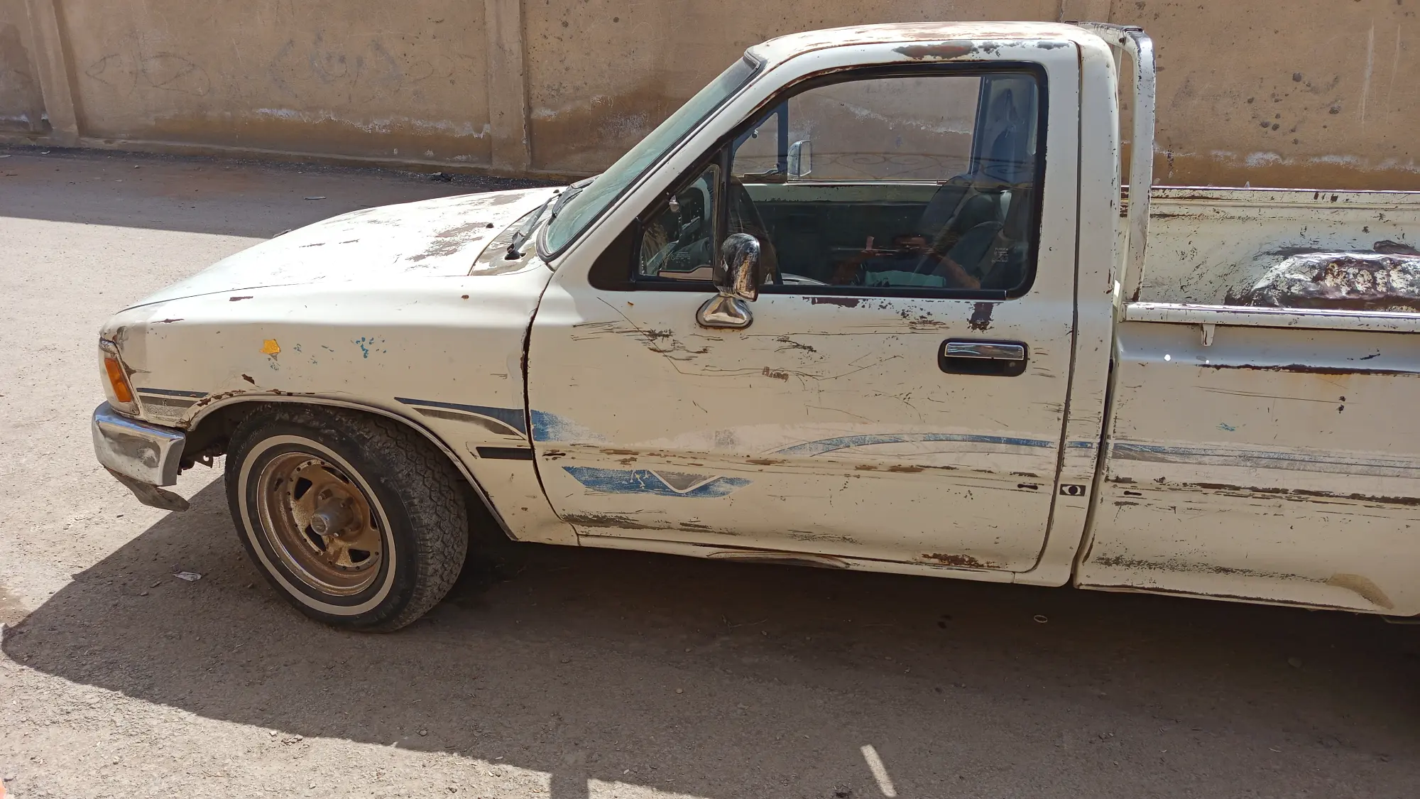 تويوتا هايلكس 1993 - شاحنة الاعتمادية - صورة 1