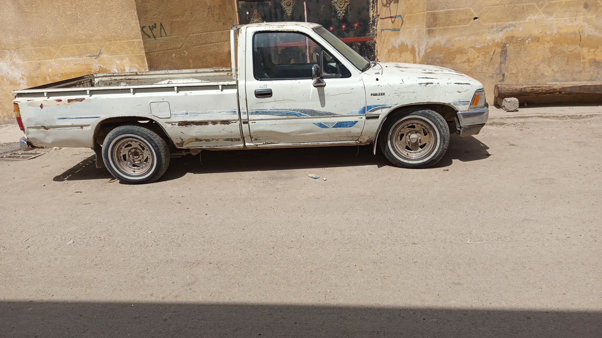 تويوتا هايلكس 1993 - شاحنة الاعتمادية - صورة 3