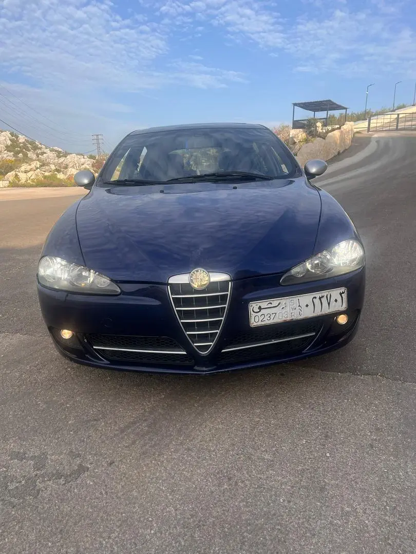 ألفا روميو 147 موديل 2002 بتصميم إيطالي مميز - صورة 2