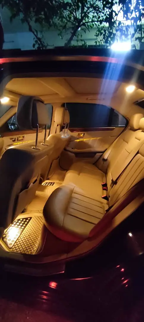 مرسيدس-بنزE300موديل 2012 بحالة ممتازة - صورة 4