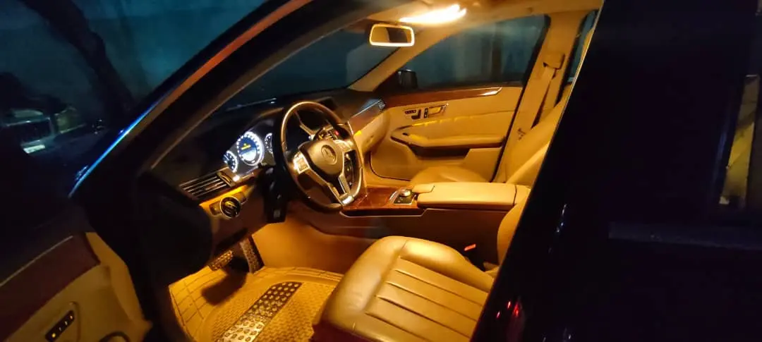 مرسيدس-بنزE300موديل 2012 بحالة ممتازة - صورة 5