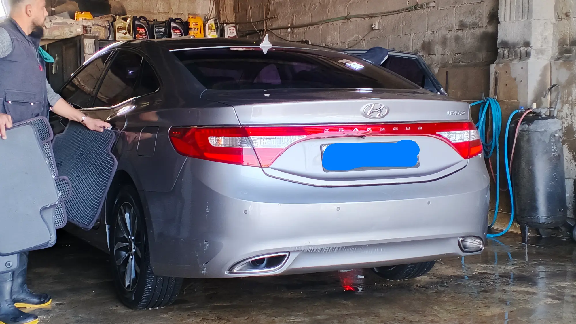 هيونداي أزيرا 2011 - سيدان فاخرة بحالة ممتازة - صورة 3