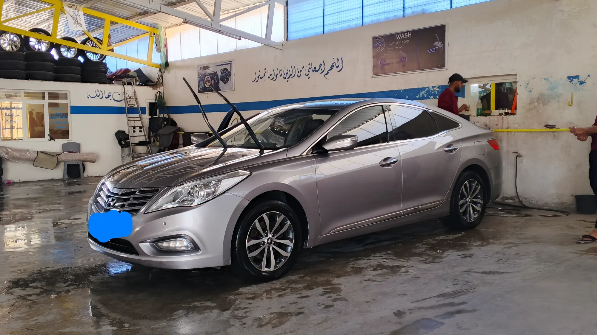 هيونداي أزيرا 2011 - سيدان فاخرة بحالة ممتازة - صورة 4