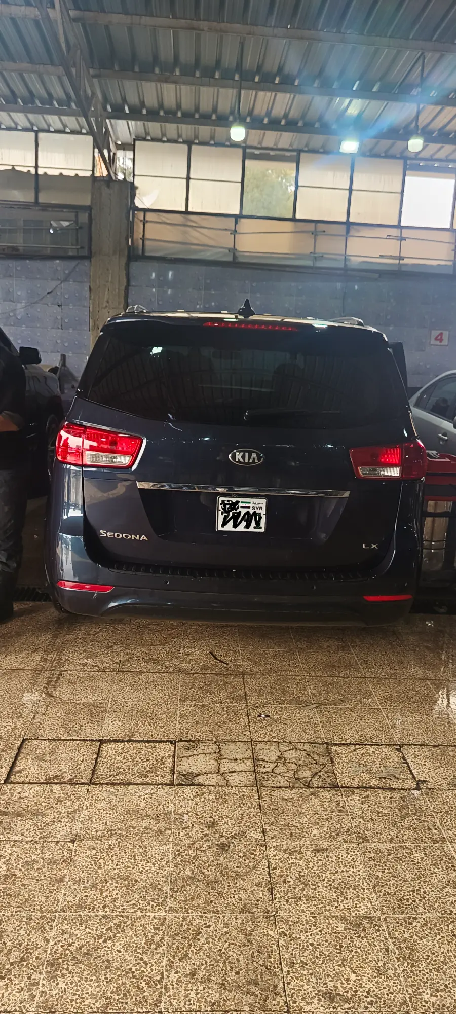 كيا سيدونا 2016 عائلية وعملية بحالة ممتازة - صورة 2