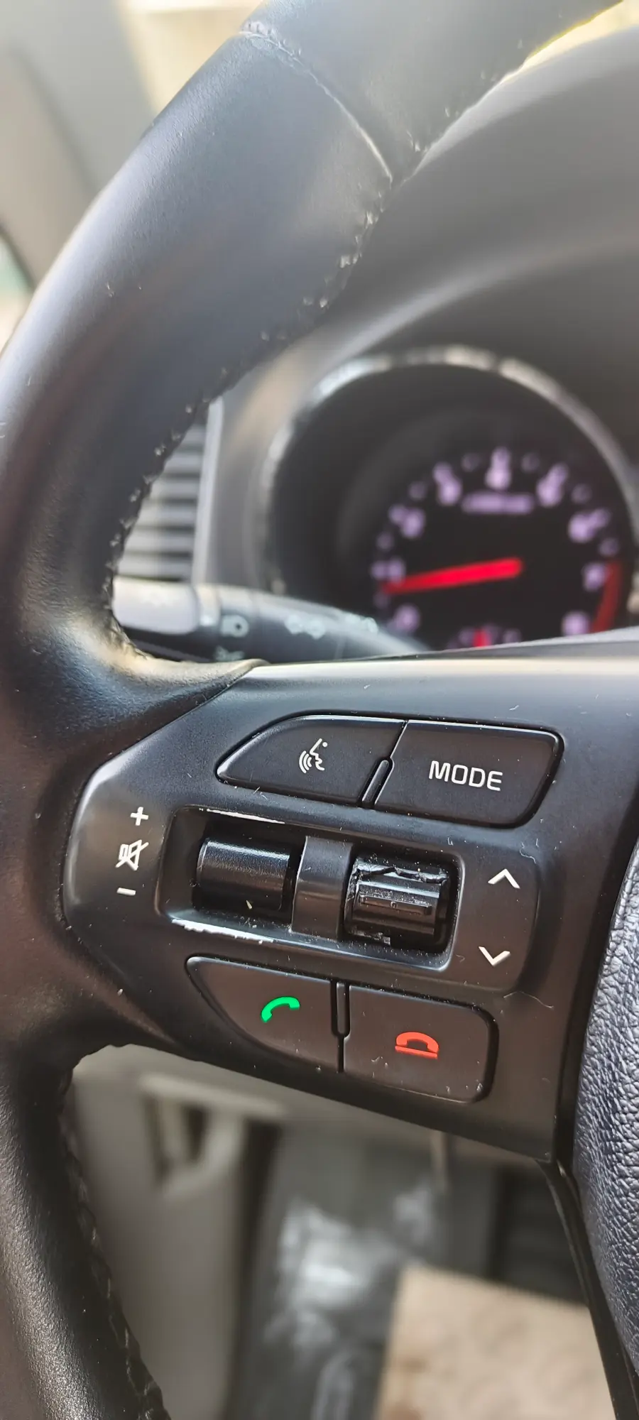 كيا سيدونا 2016 عائلية وعملية بحالة ممتازة - صورة 4