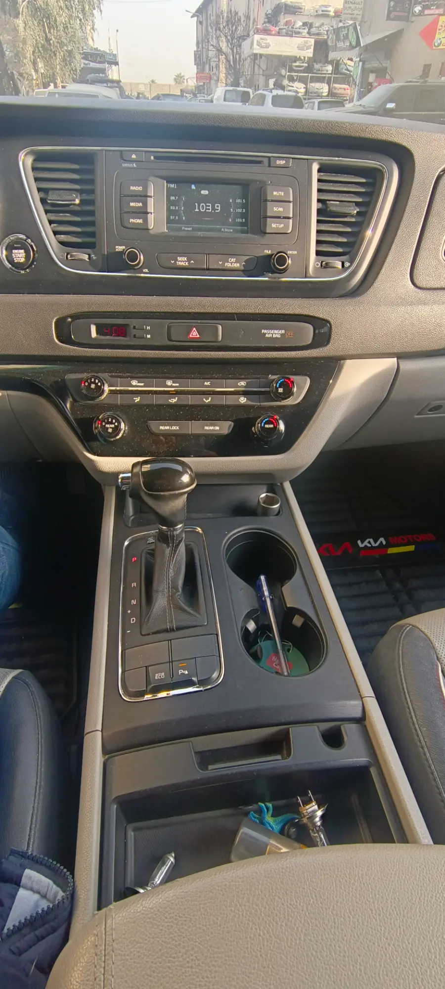 كيا سيدونا 2016 عائلية وعملية بحالة ممتازة - صورة 10