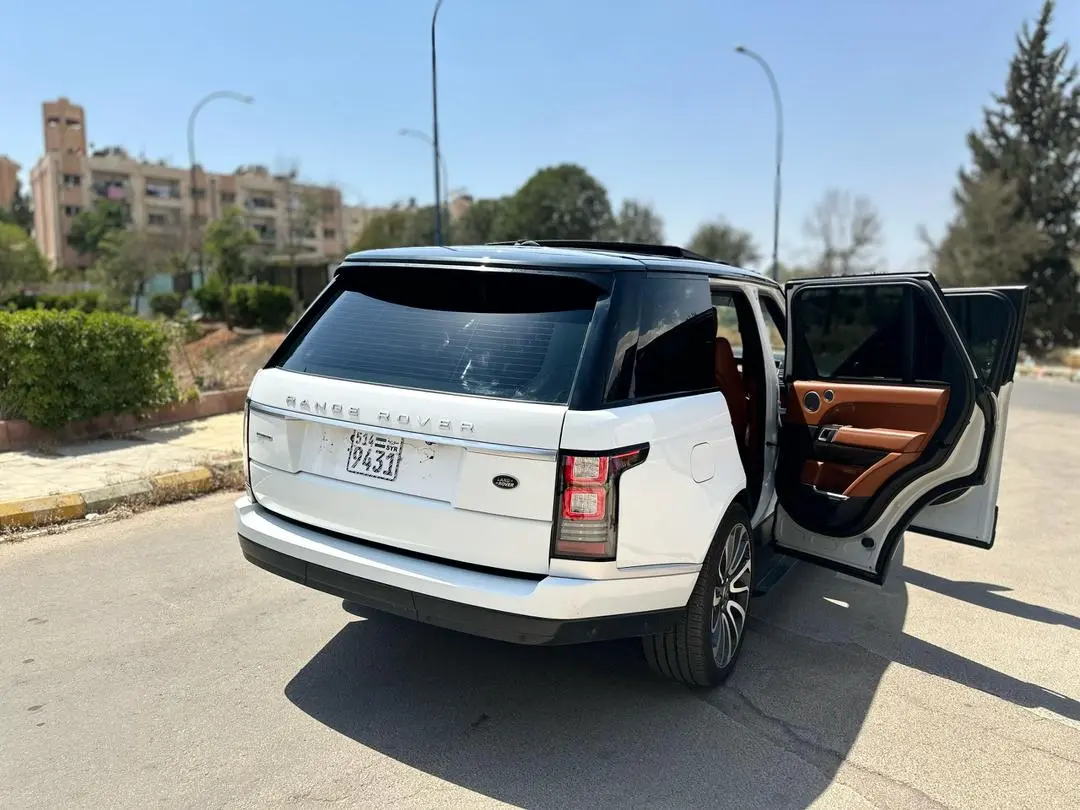 لاند روفر رينج روفر 2015 بحالة ممتازة وفخامة لا تضاهى - صورة 3