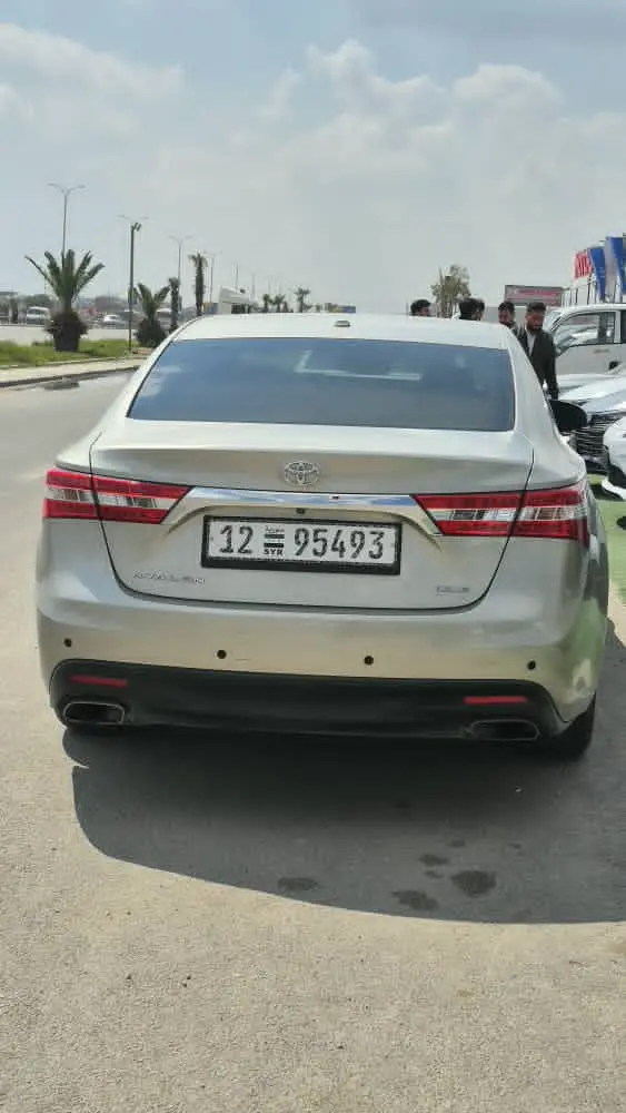 تويوتا أفالون 2015 بحالة ممتازة وفخامة لا تضاهى - صورة 2