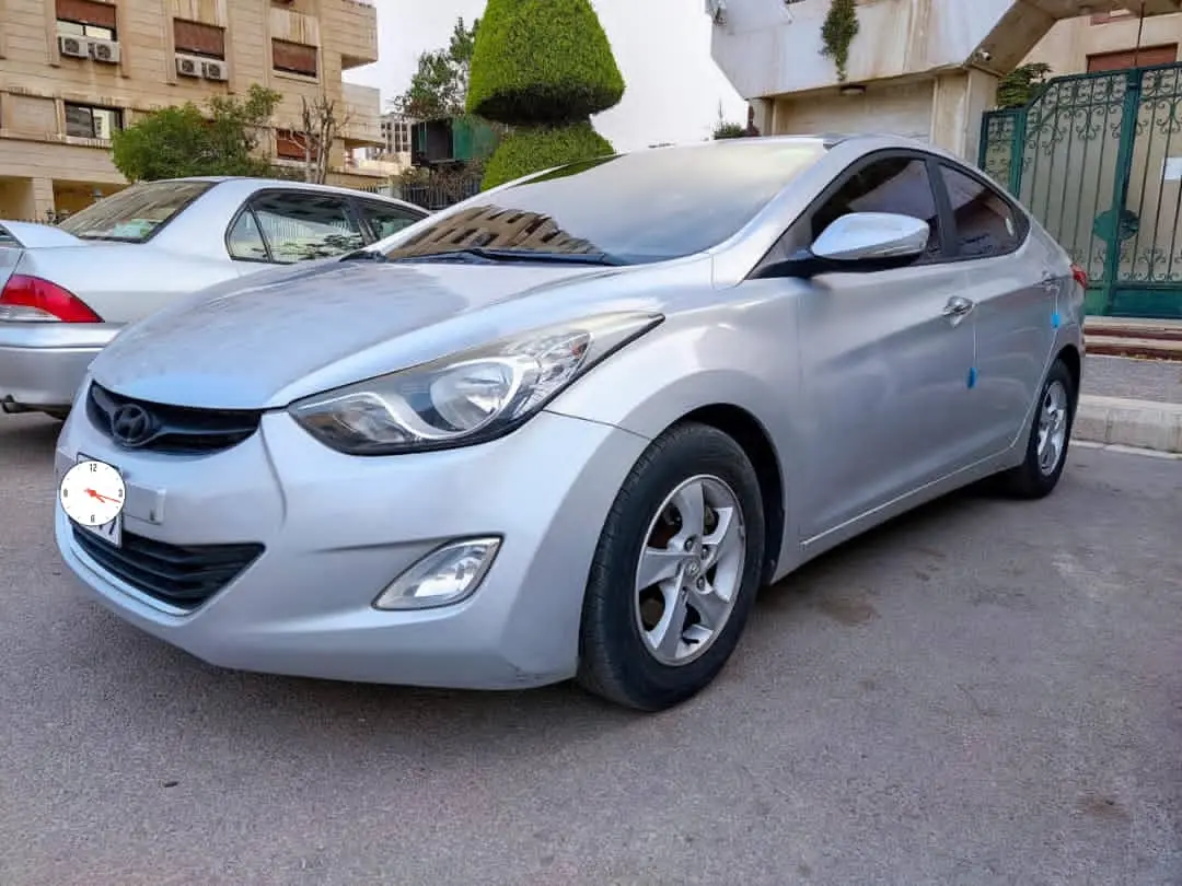 هيونداي إلنترا 2012 بحالة جيدة