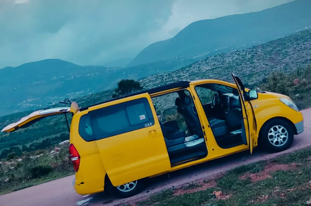 هيونداي H-1 موديل 2011 بحالة ممتازة - صورة 2