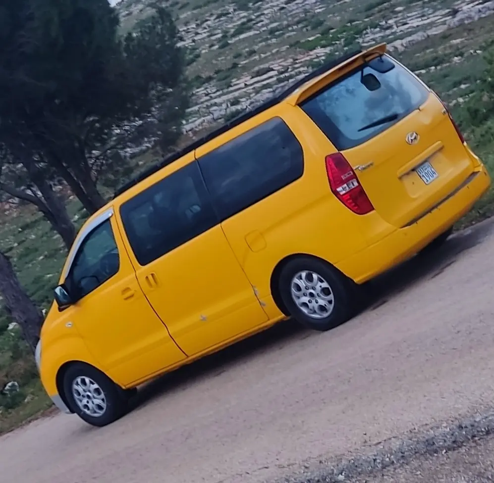 هيونداي H-1 موديل 2011 بحالة ممتازة - صورة 4