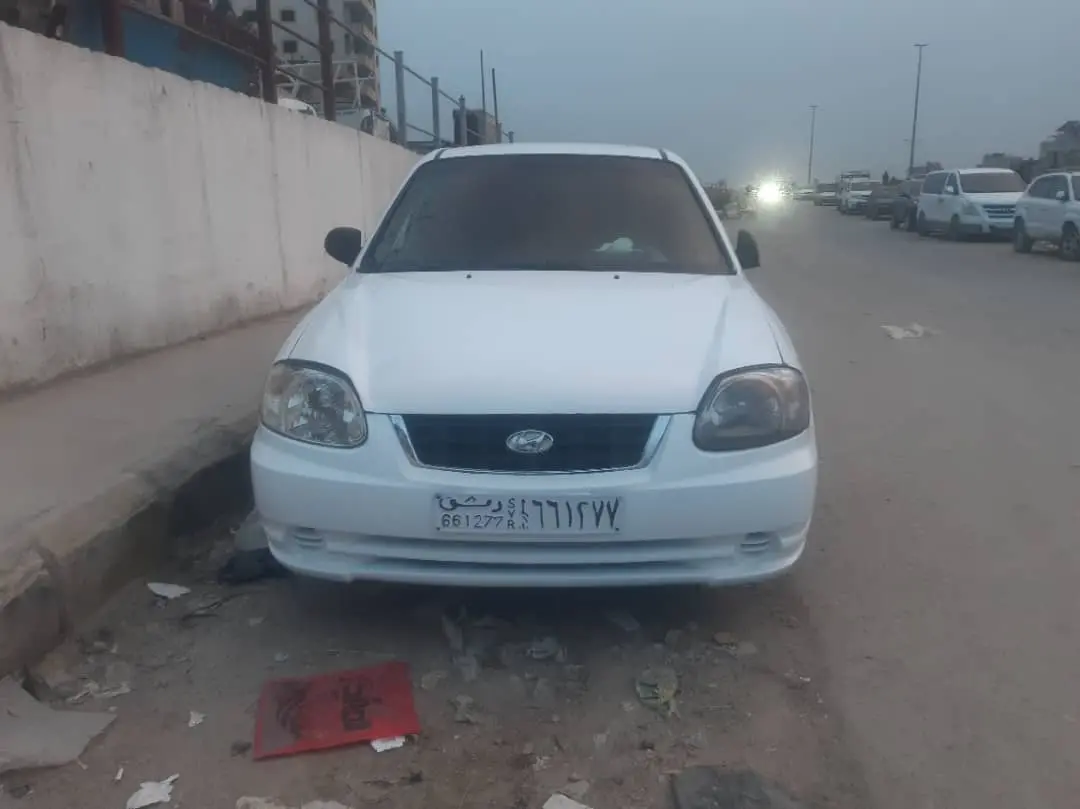 هيونداي فيرنا 2005 بحالة جيدة - صورة 2