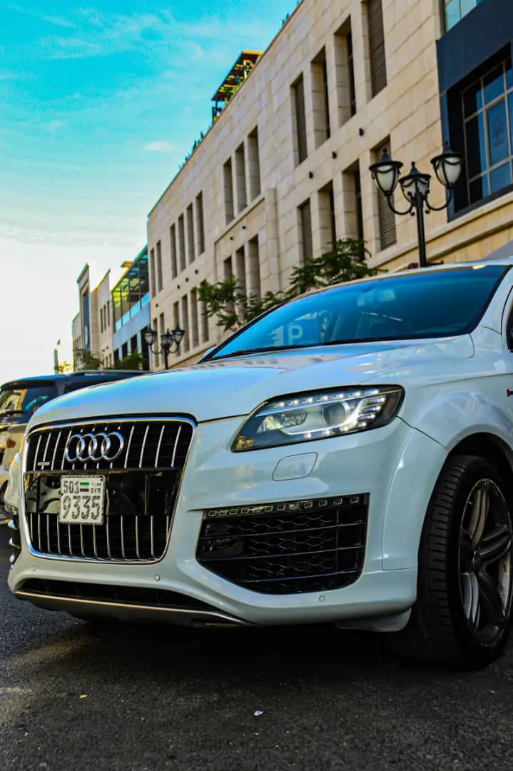 أودي Q7 موديل 2015 بحالة ممتازة - صورة 4