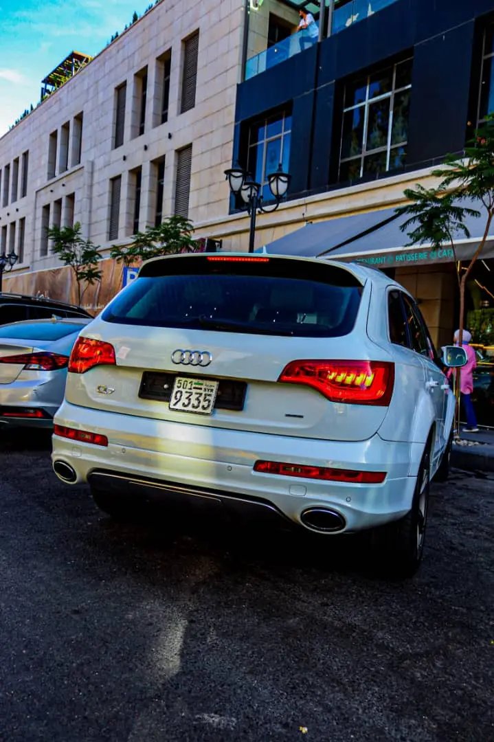 أودي Q7 موديل 2015 بحالة ممتازة - صورة 6