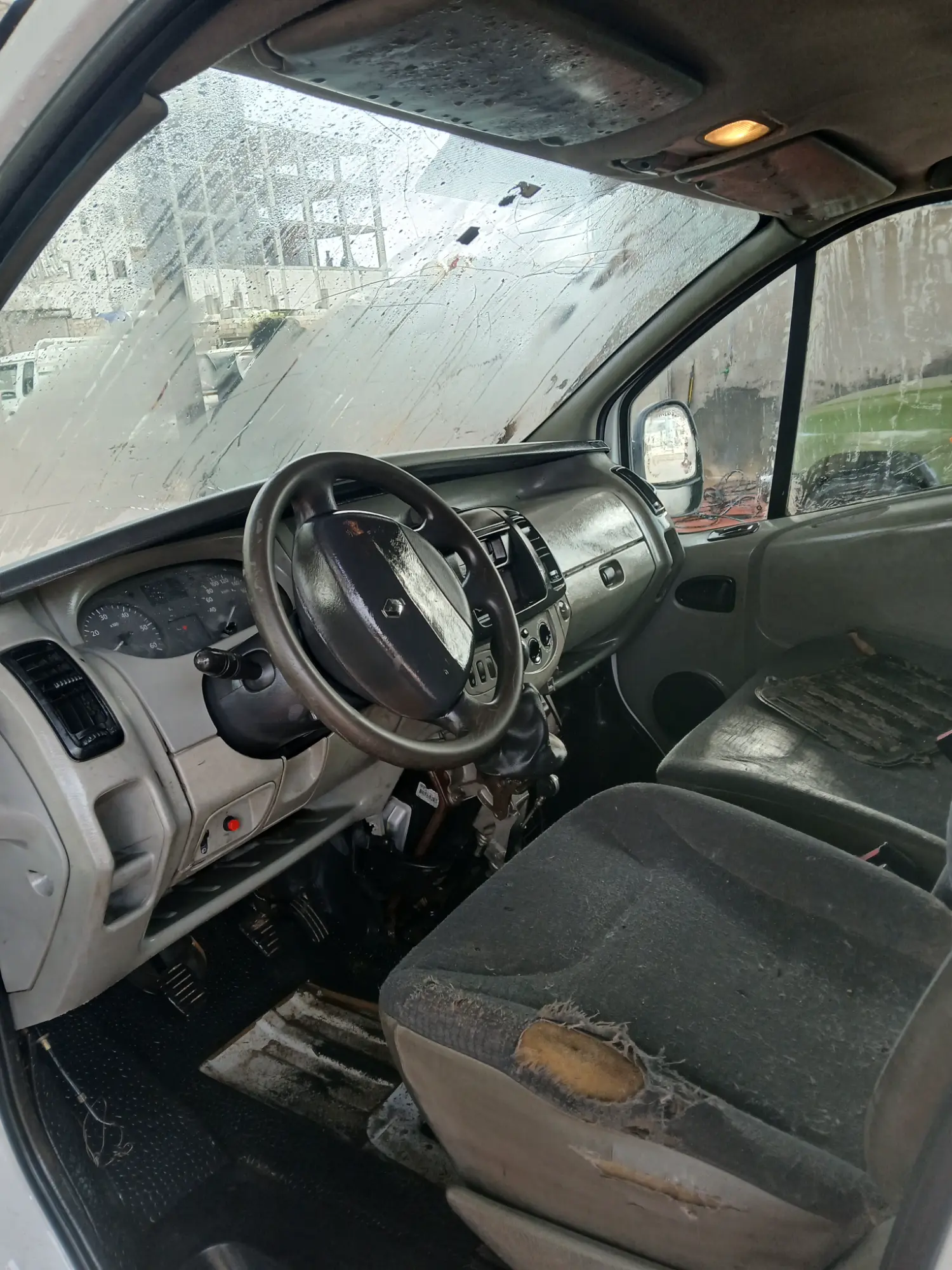 رينو ترافيك 2010 فان عملية للعمل - صورة 3