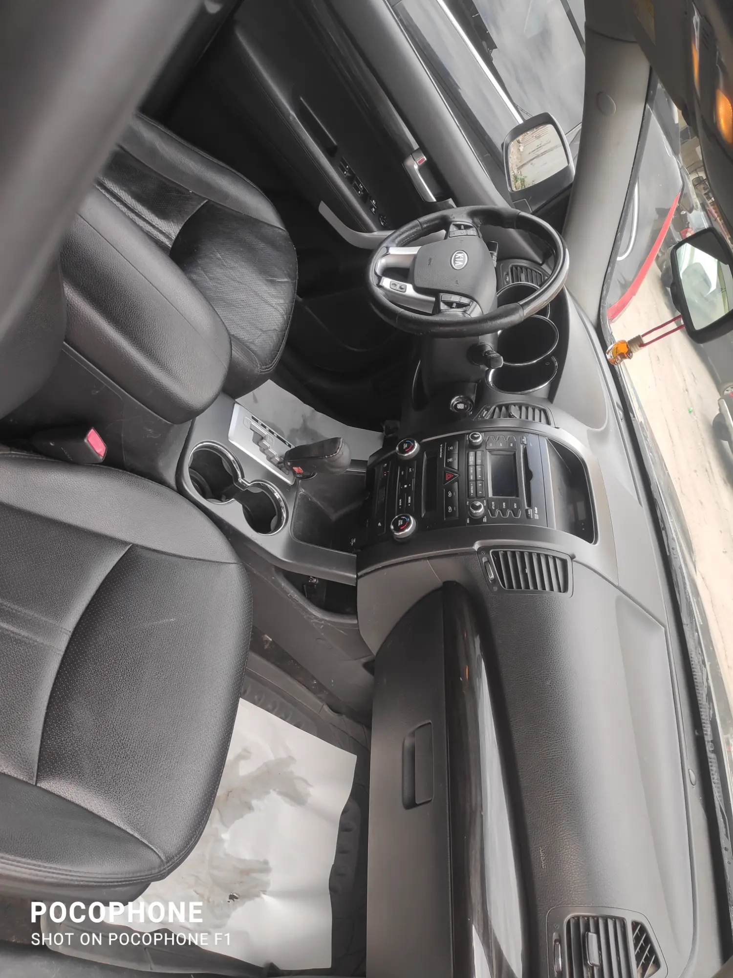 كيا سورينتو 2010 - SUV عائلية بحالة ممتازة - صورة 2