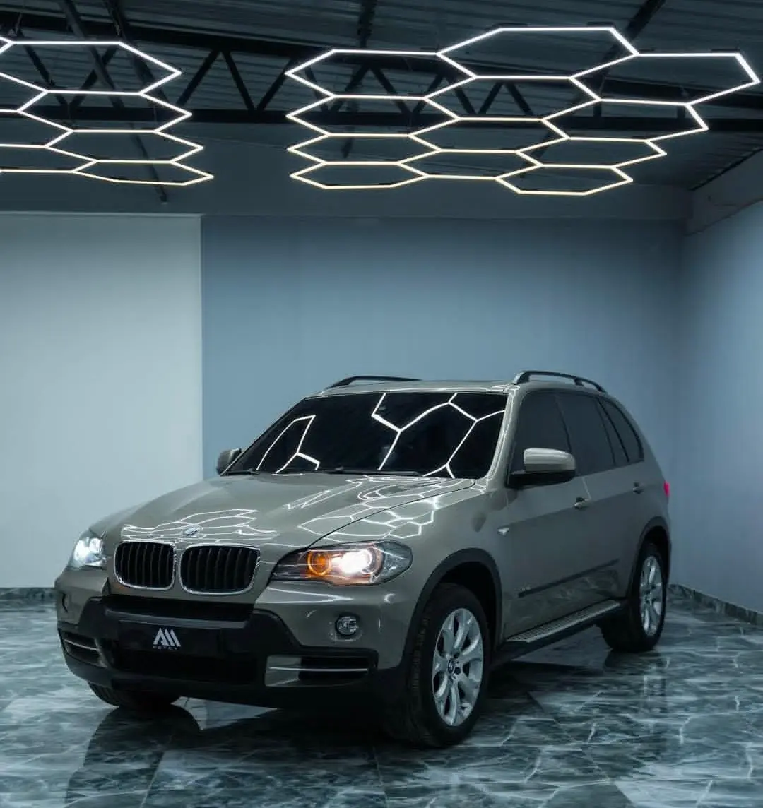 بي إم دبليو X5 موديل 2008 بحالة ممتازة - صورة 3