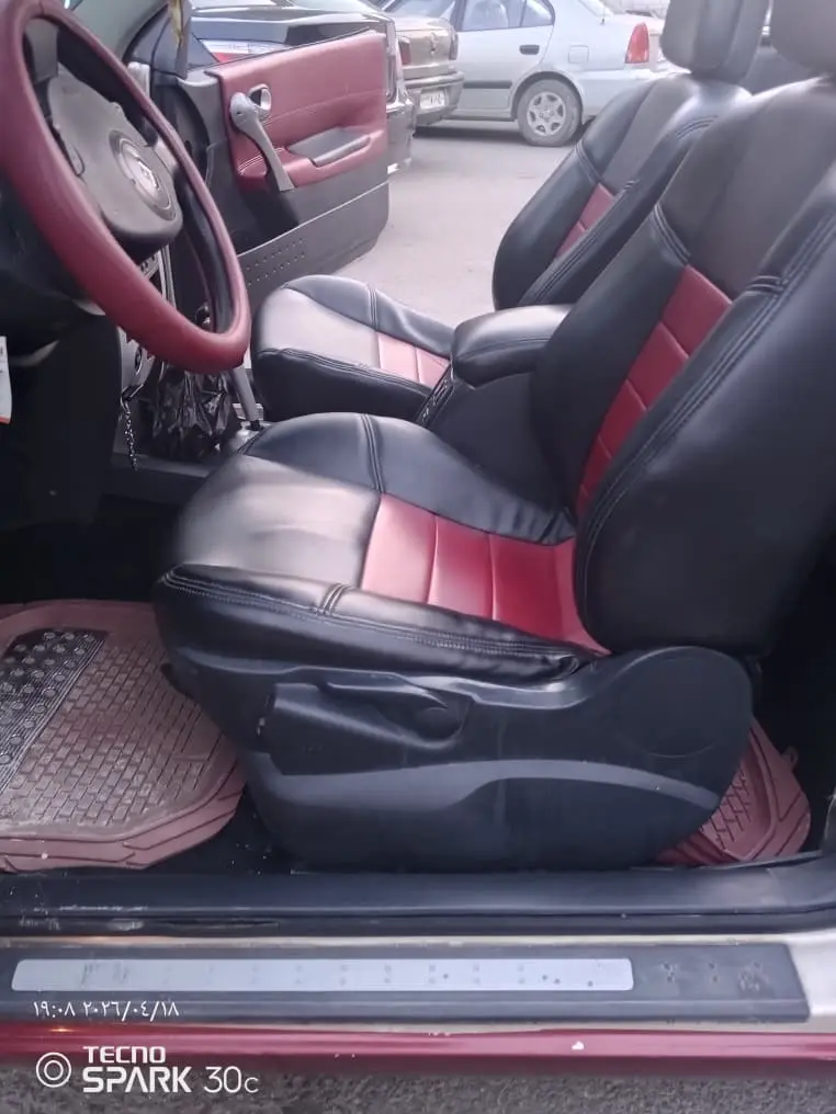 رينو ميجان  2008 - سيارة مكشوفة ومميزة - صورة 2