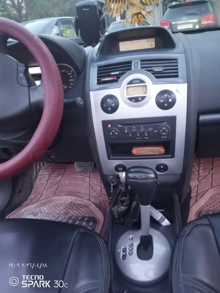 رينو ميجان  2008 - سيارة مكشوفة ومميزة - صورة 4