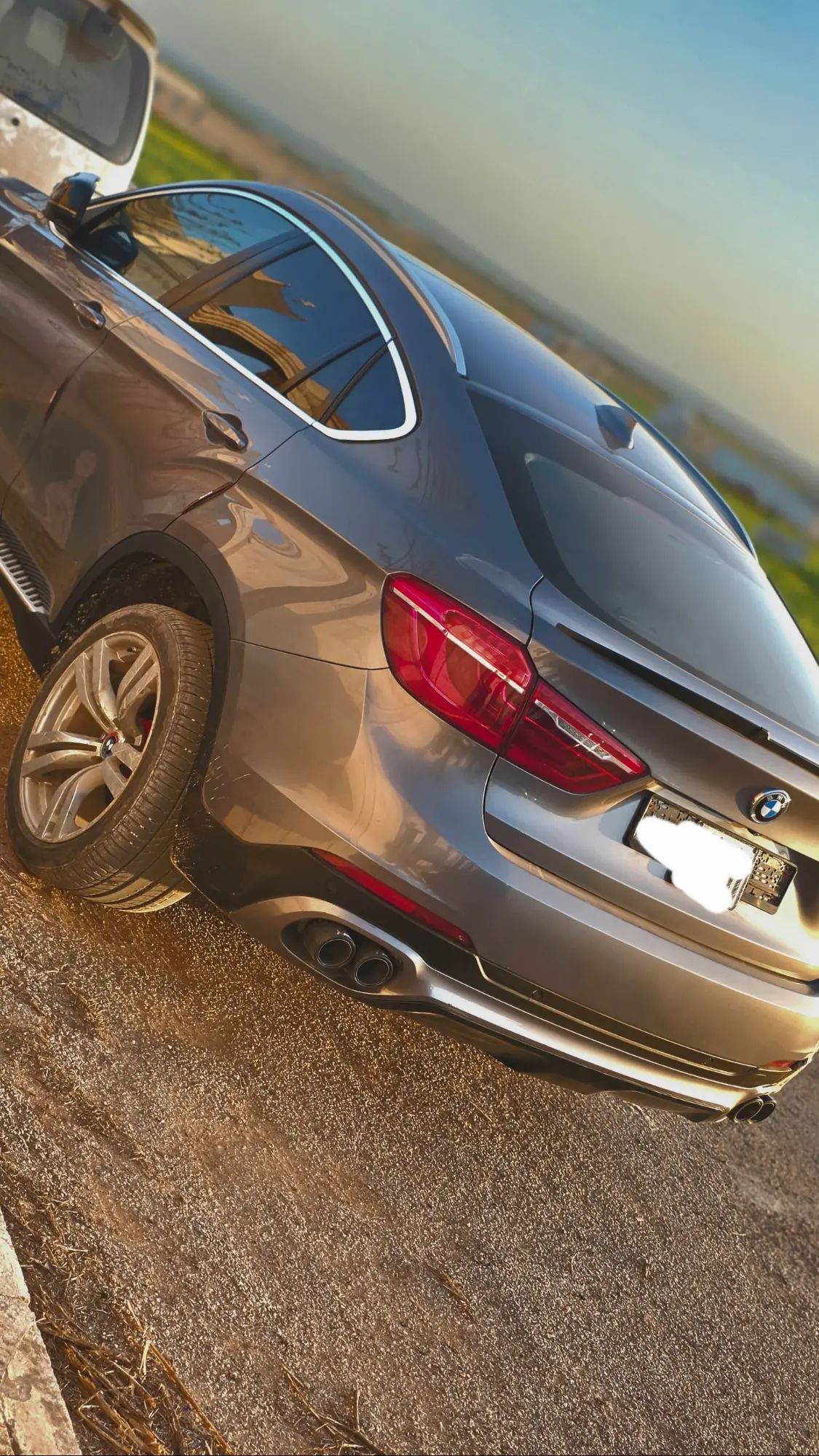 بي إم دبليو X6 M موديل 2015 أداء رياضي وفخامة - صورة 6