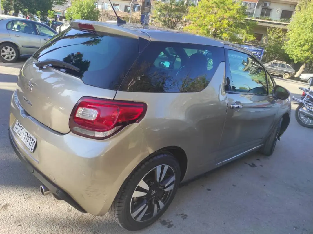 سيتروين DS3 موديل 2012 بحالة ممتازة - صورة 2