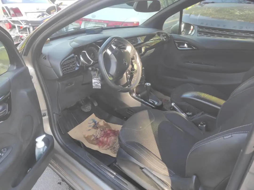 سيتروين DS3 موديل 2012 بحالة ممتازة - صورة 4