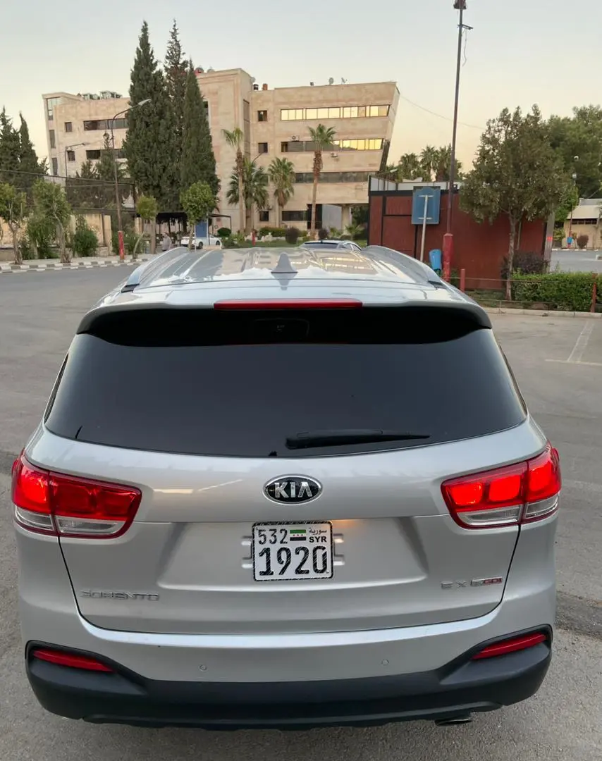 كيا سورينتو 2016 بحالة ممتازة - صورة 2