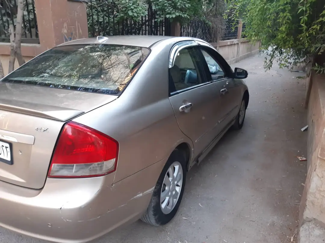 كيا سيراتو 2008 بحالة جيدة واقتصادية - صورة 7