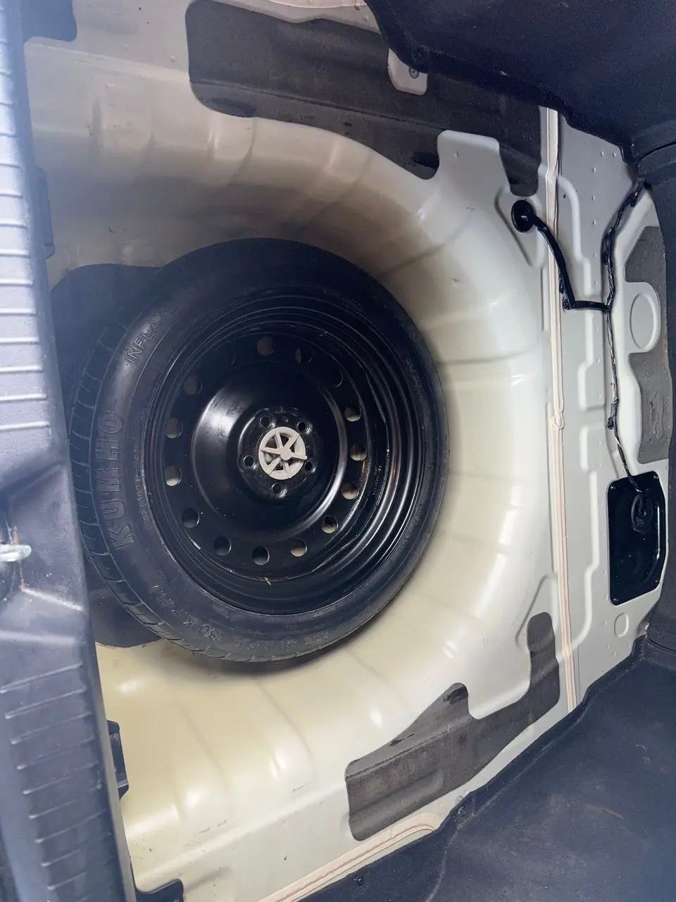 كيا K7 موديل 2012 بحالة ممتازة للبيع - صورة 10