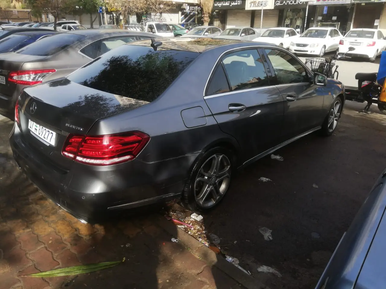 مرسيدس-بنز E-Class موديل 2016 بحالة ممتازة - صورة 2