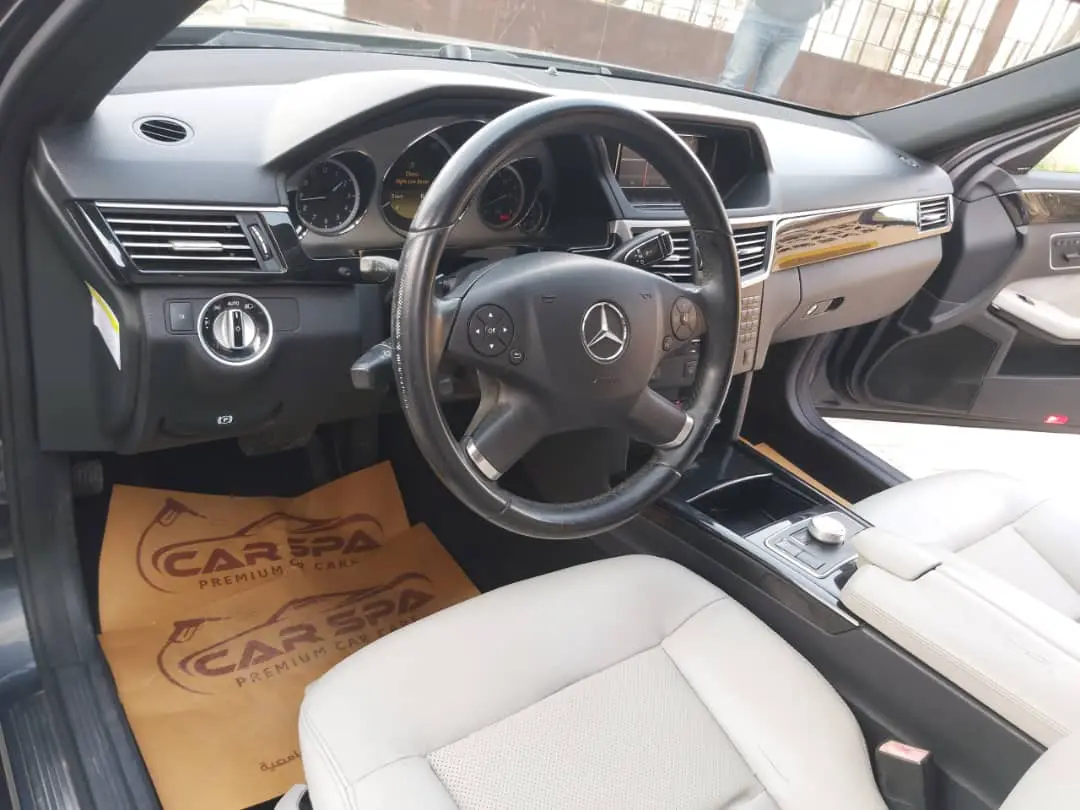 مرسيدس-بنز E 350 موديل 2012 بحالة ممتازة - صورة 6