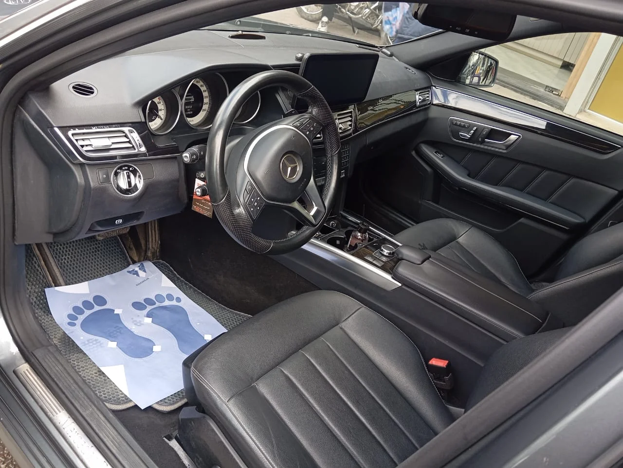 مرسيدس-بنز E-Class موديل 2016 بحالة ممتازة - صورة 4