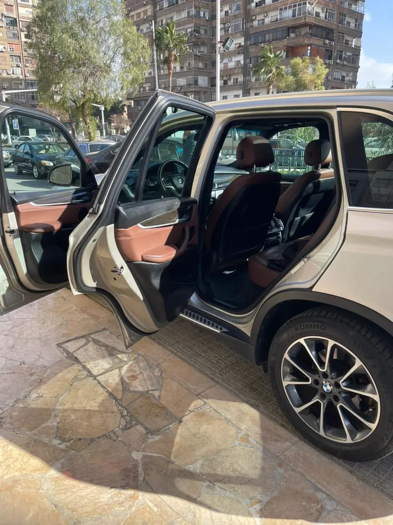 بي إم دبليو X5 موديل 2015 بحالة ممتازة - صورة 2