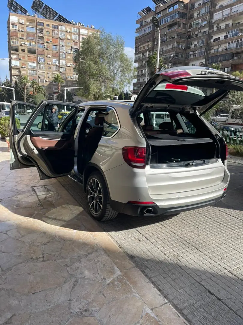 بي إم دبليو X5 موديل 2015 بحالة ممتازة - صورة 4