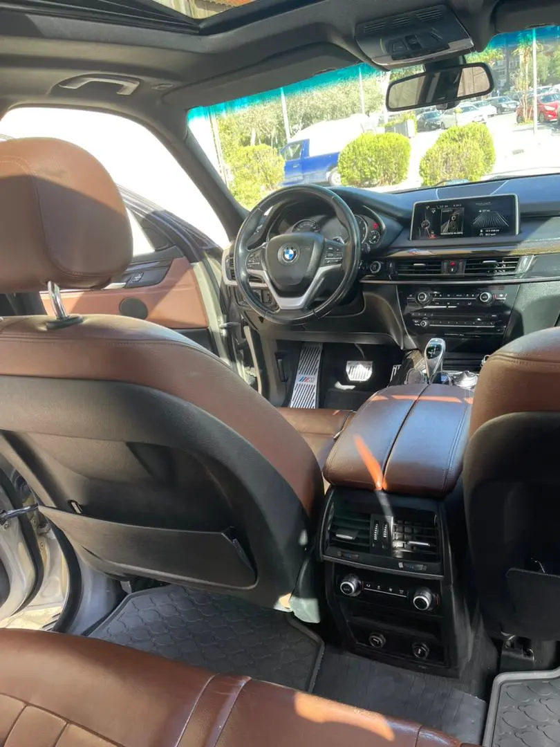 بي إم دبليو X5 موديل 2015 بحالة ممتازة - صورة 5
