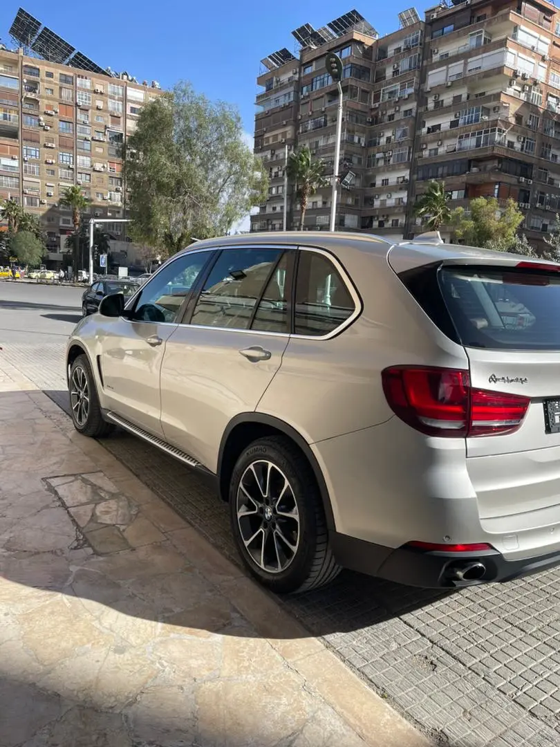 بي إم دبليو X5 موديل 2015 بحالة ممتازة - صورة 6