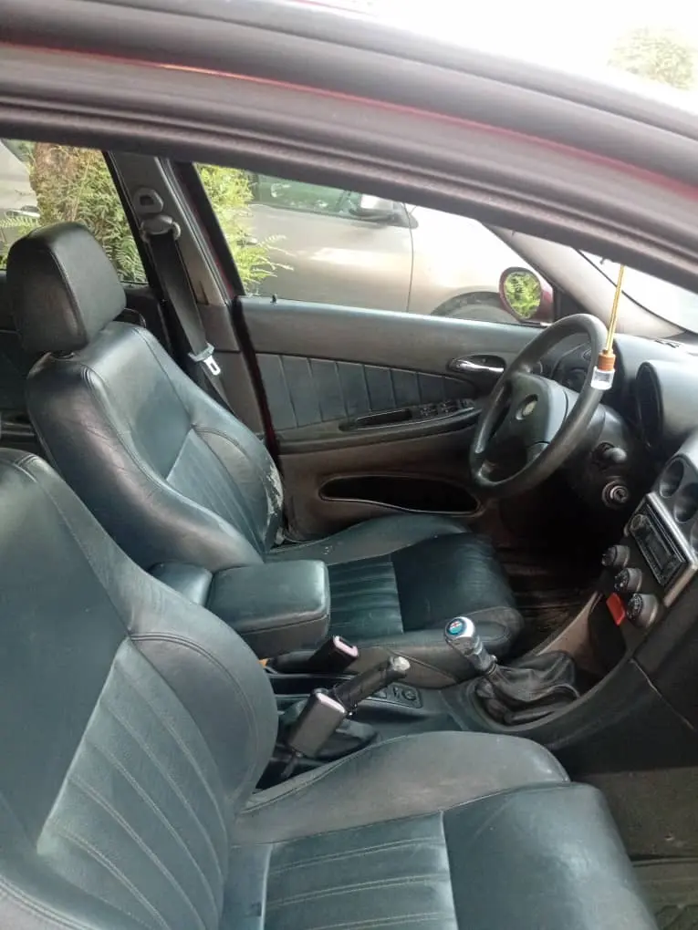 ألفا روميو 156 موديل 2001 - تصميم إيطالي وأداء رياضي - صورة 3